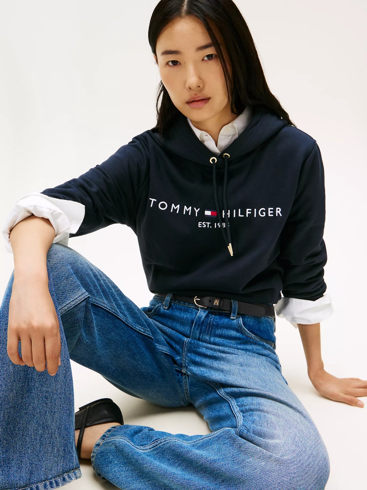 WhatsApp Image 2025-10-06 at 3.52.28 PM (1) Embroidered Tommy Logo Hoodie-Navy - Image 3