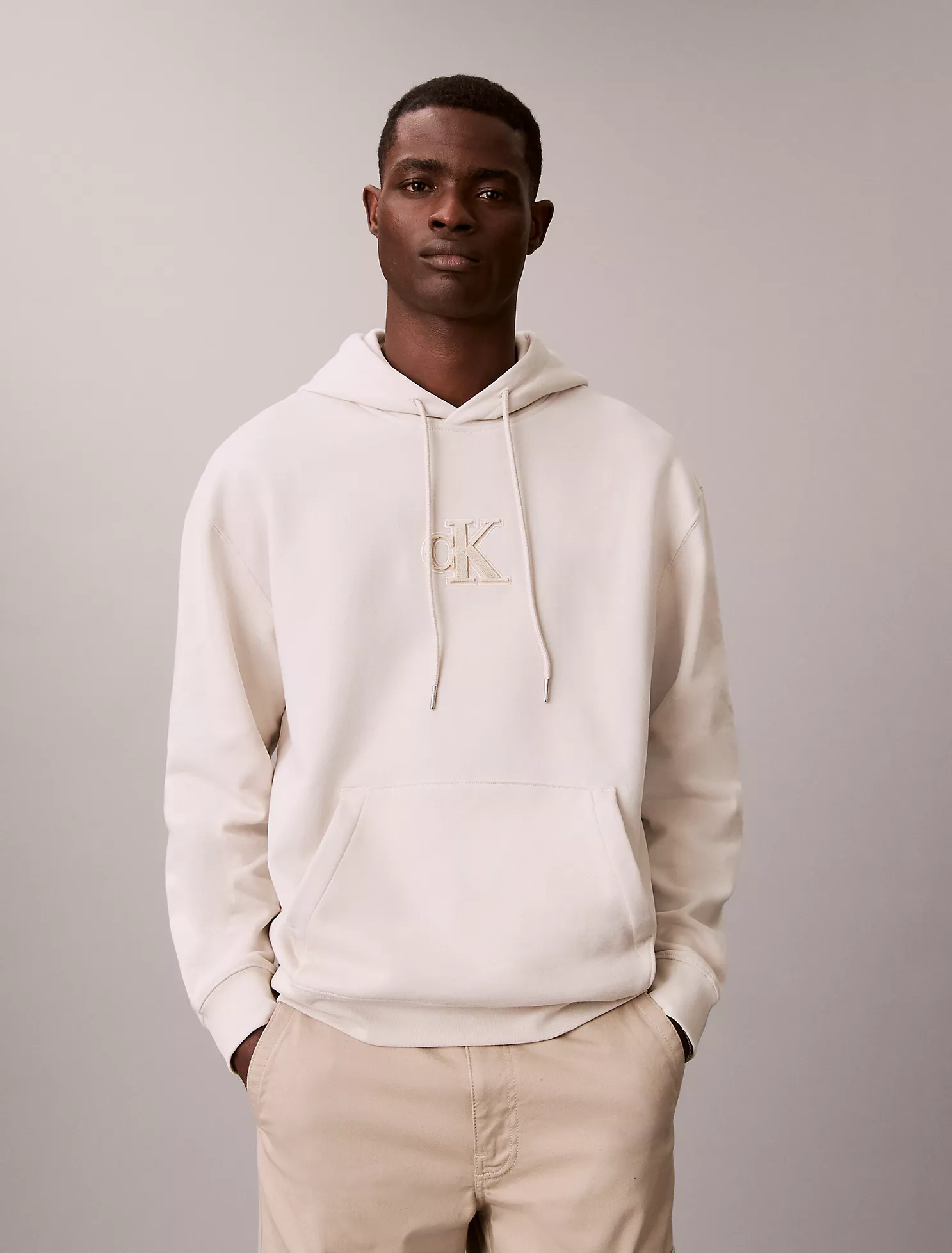 4RD250G_67U_main Fleece Monogram Relaxed Hoodie-White - Image 1