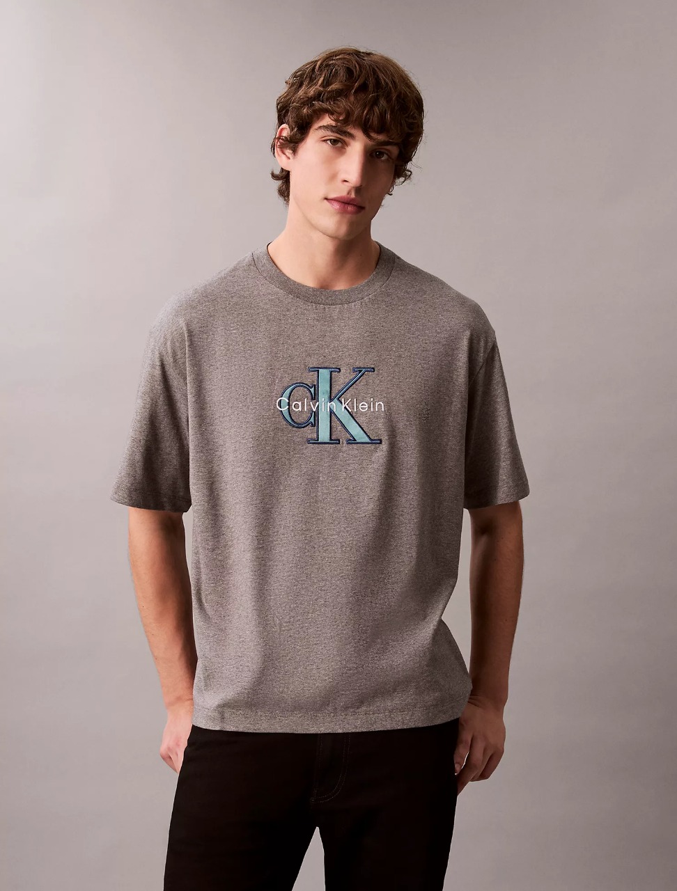 6136518452575931394 Monologo Relaxed T-Shirt-Med Grey Htr - Image 1