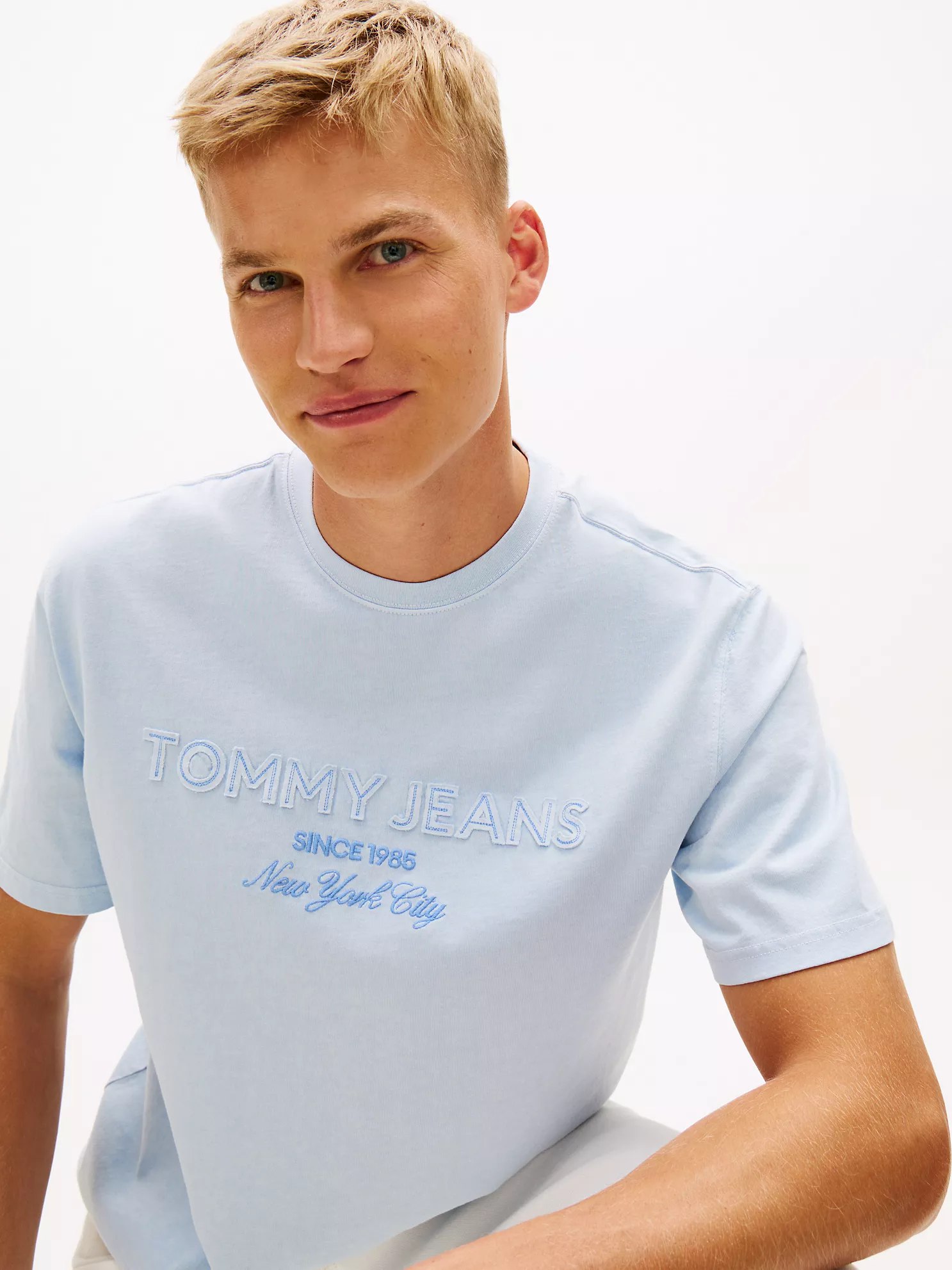 Tommy Jeans Distressed Logo T-Shirt-Sweet Blue - Image 2