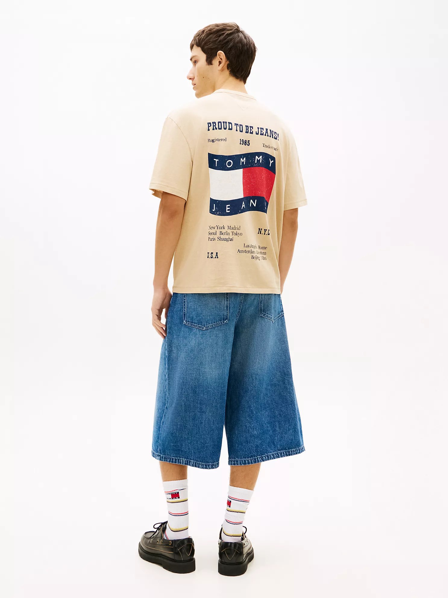 Tommy Jeans Back Wavy Flag T-Shirt-Gentle Gold - Image 2