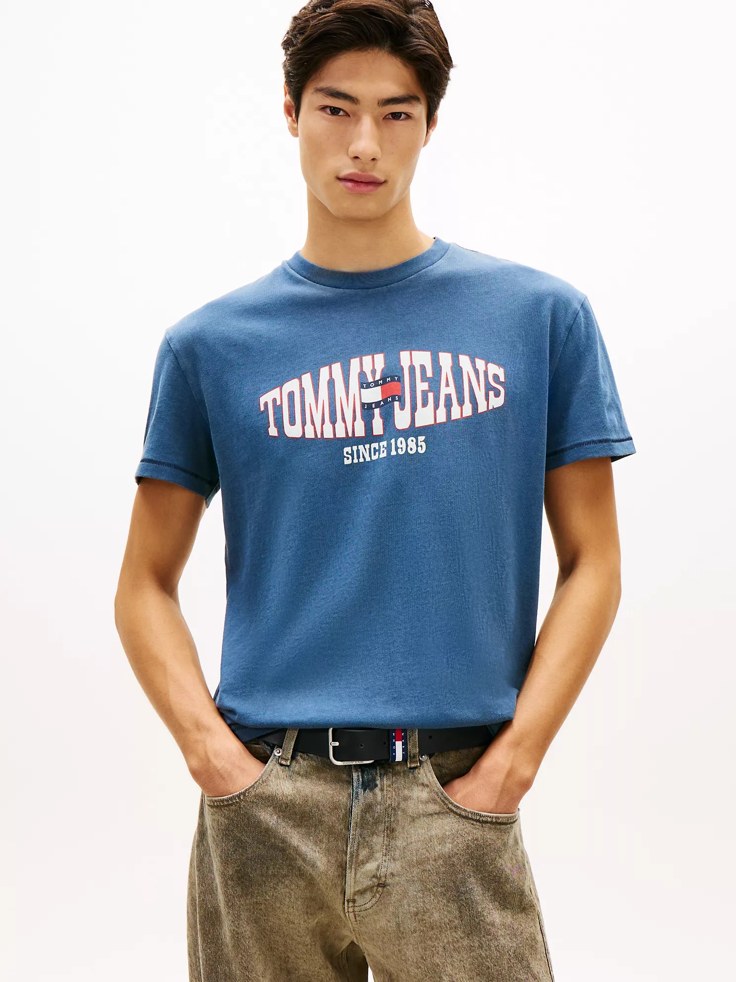Tommy Jeans Wavy Flag Logo T-Shirt-Navy