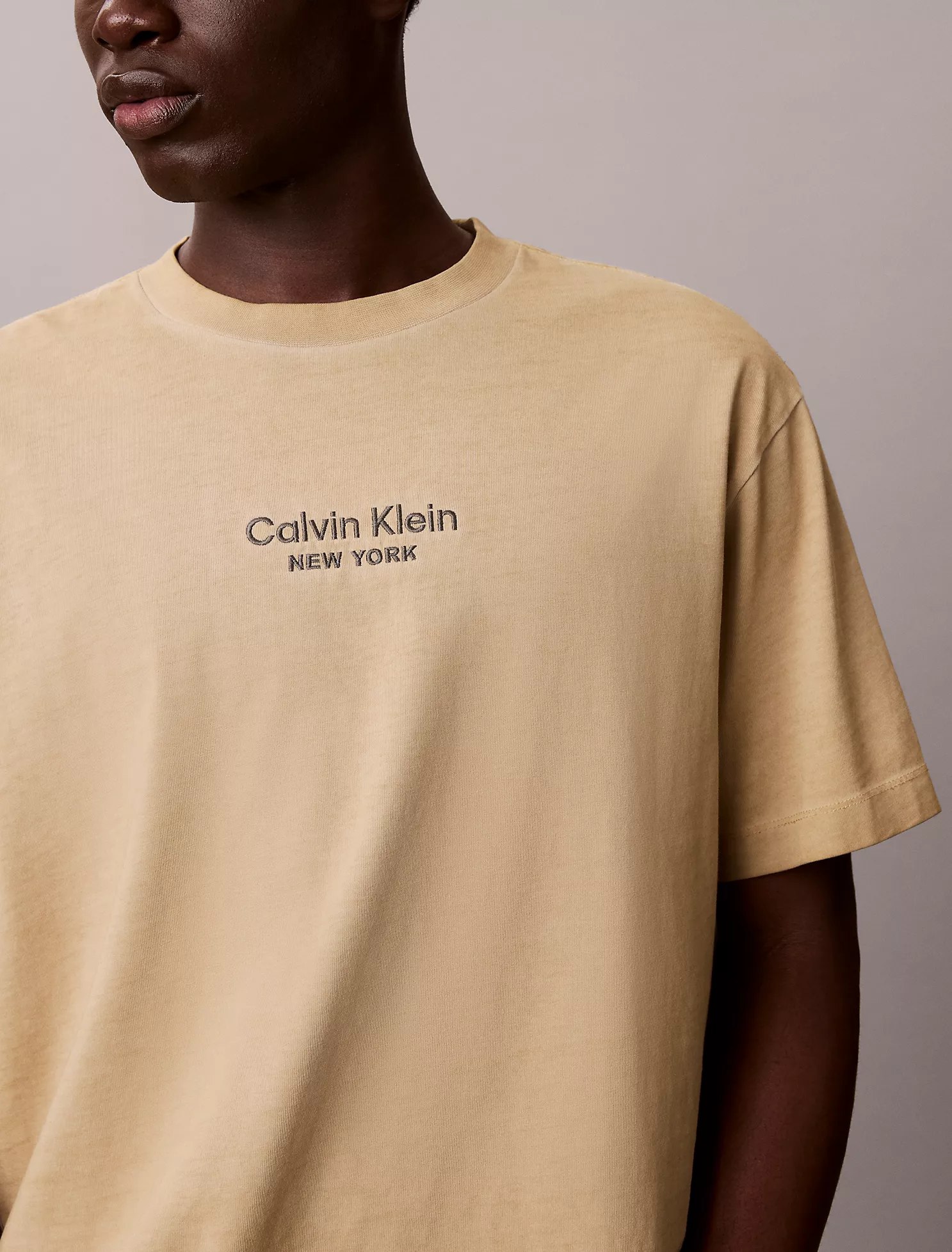 Faded Dye Logo Graphic Classic Crewneck T-Shirt-White Pepper - Image 2