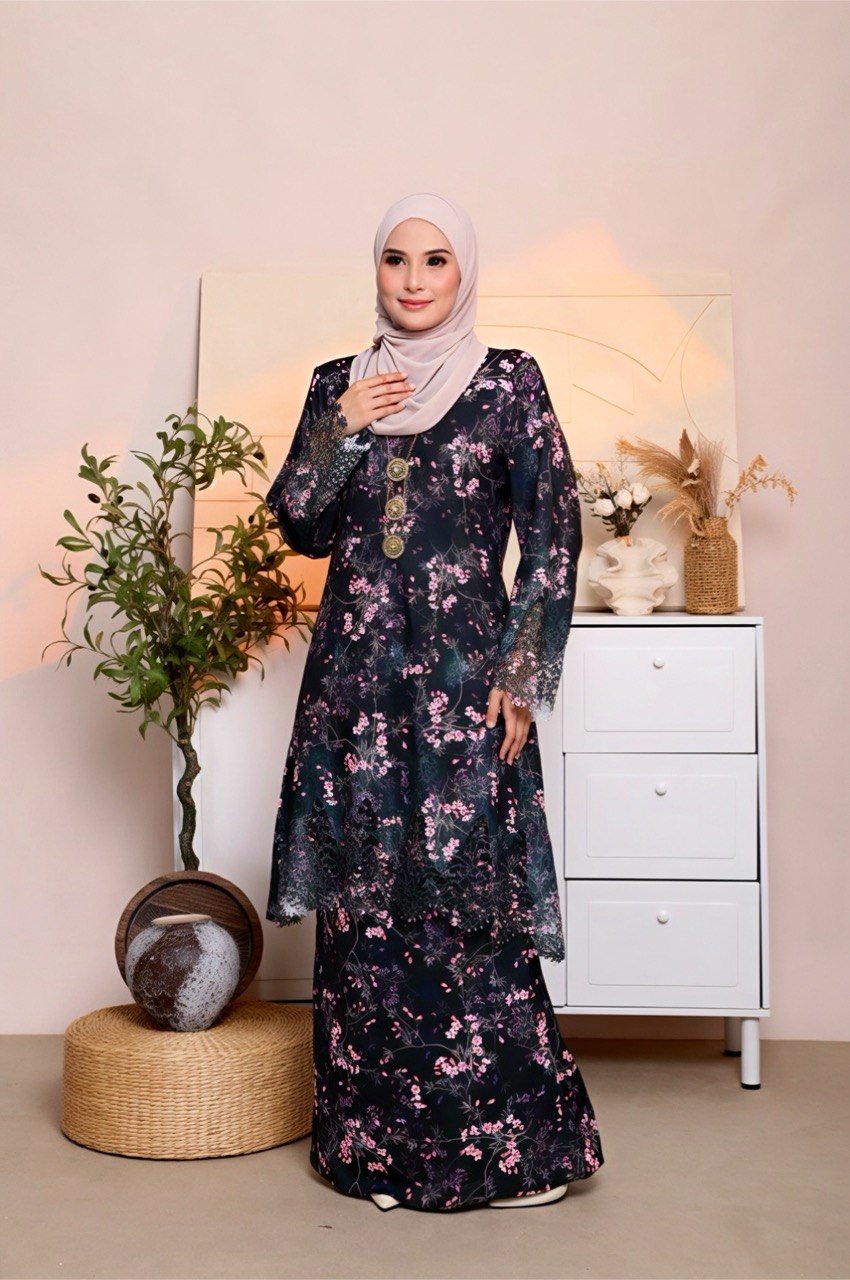 BAJU KURUNG SULAM SERI-HITAM - Image 3