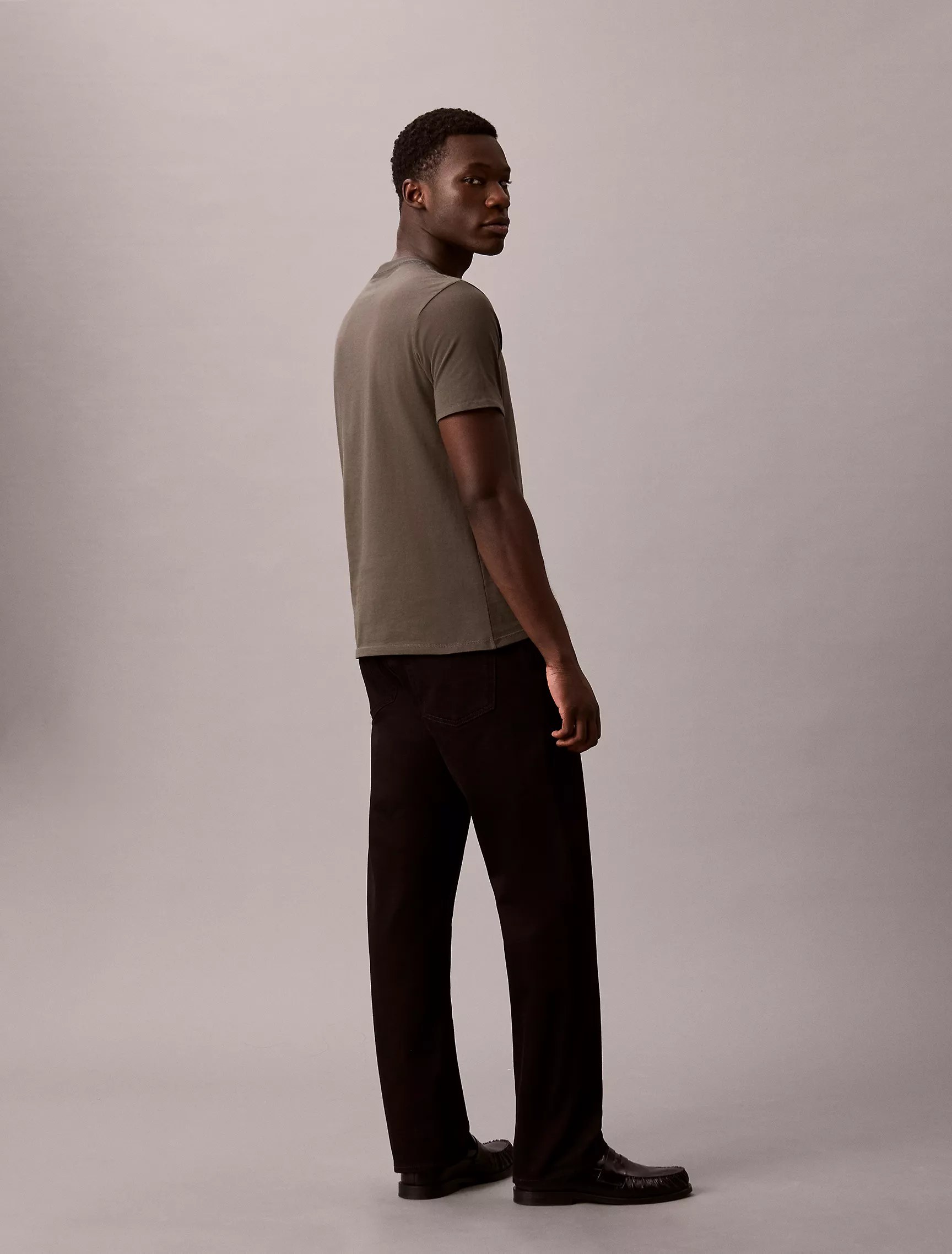 Retro Logo Graphic Classic T-Shirt-Beluga - Image 3