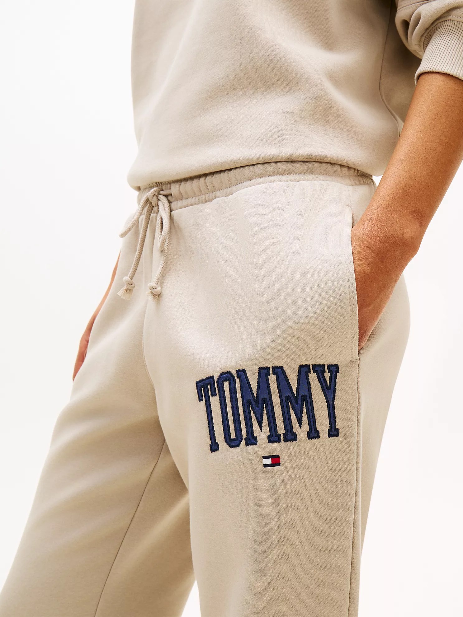 Varsity Tommy Logo Sweatpant-Stone - Image 4